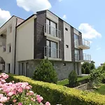 Apartment The Chill House In Sunny